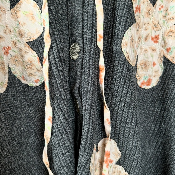 🆕 POL Charcoal and Silver Hooded Puffer sweater/Jacket NWOT - Picture 8 of 12